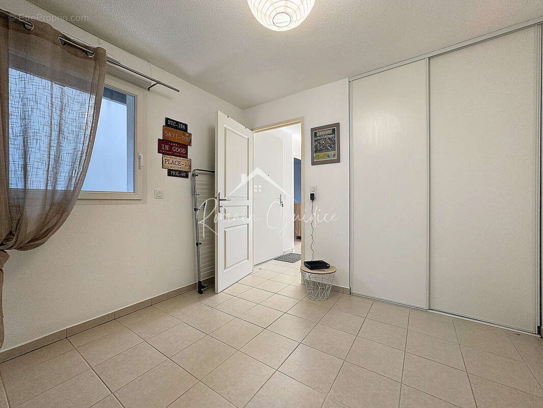 Appartement f3 66 m2 avec jardin et parking privé - photo 12