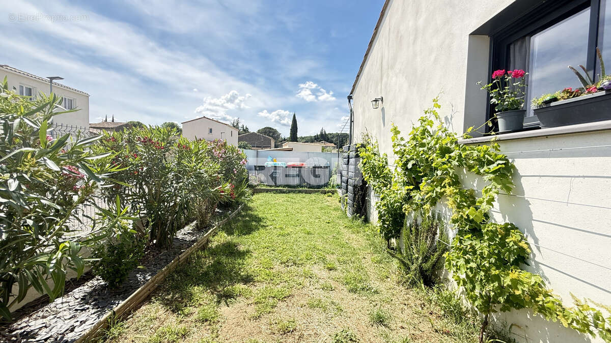 Maison à MEYNES
