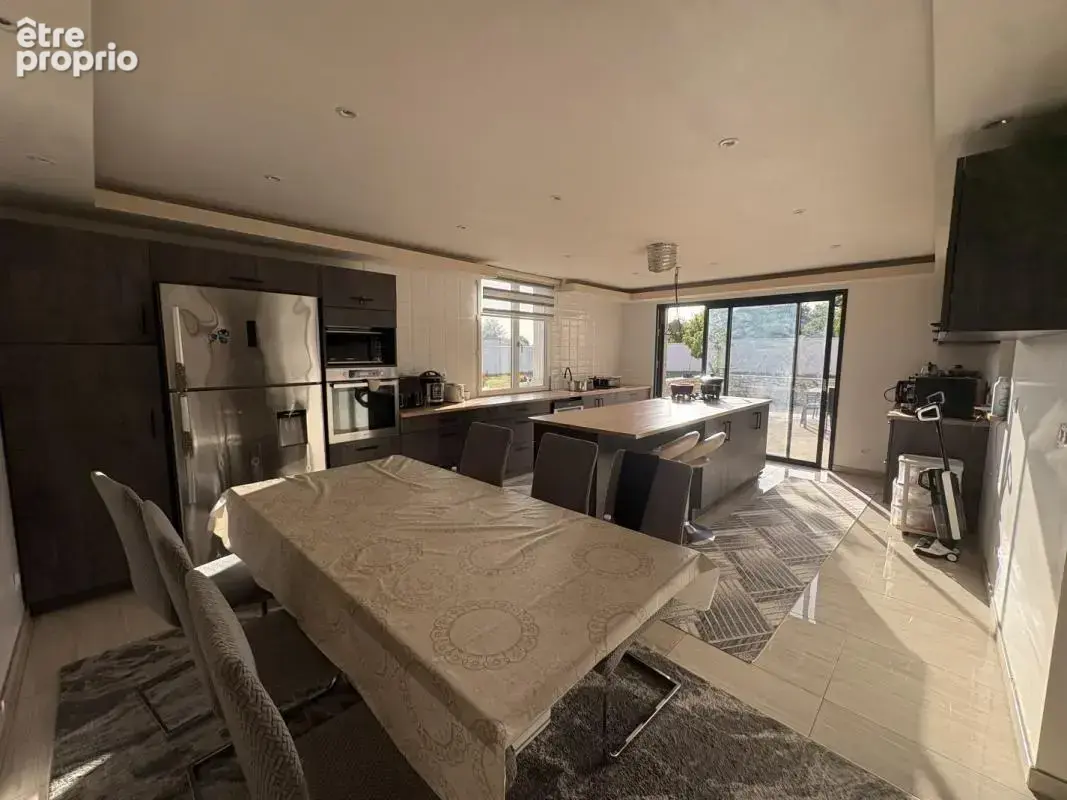 Maison 317 m² à Fontenay-Le-Comte  - photo 4
