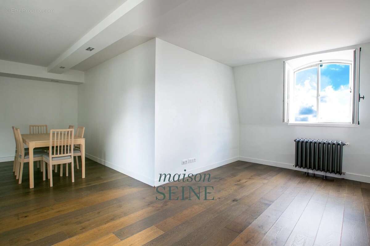 Appartement à NEUILLY-SUR-SEINE