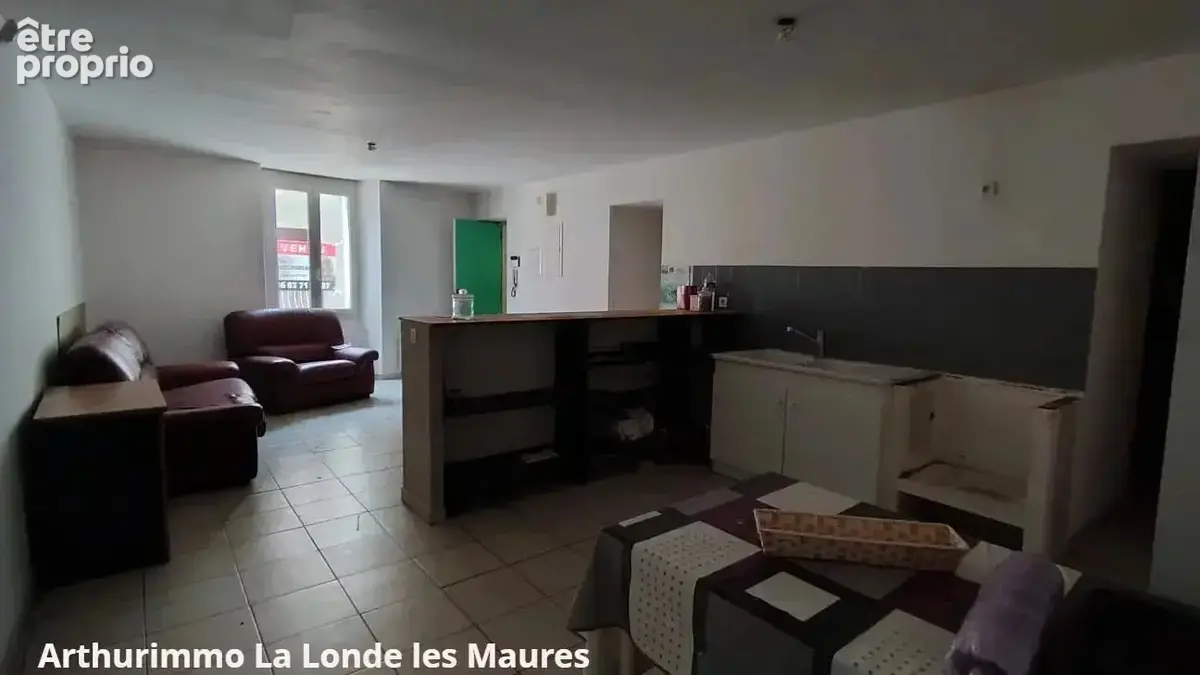 Immeuble composé de trois T3 et un commerce à La Roquebrussanne - photo 11