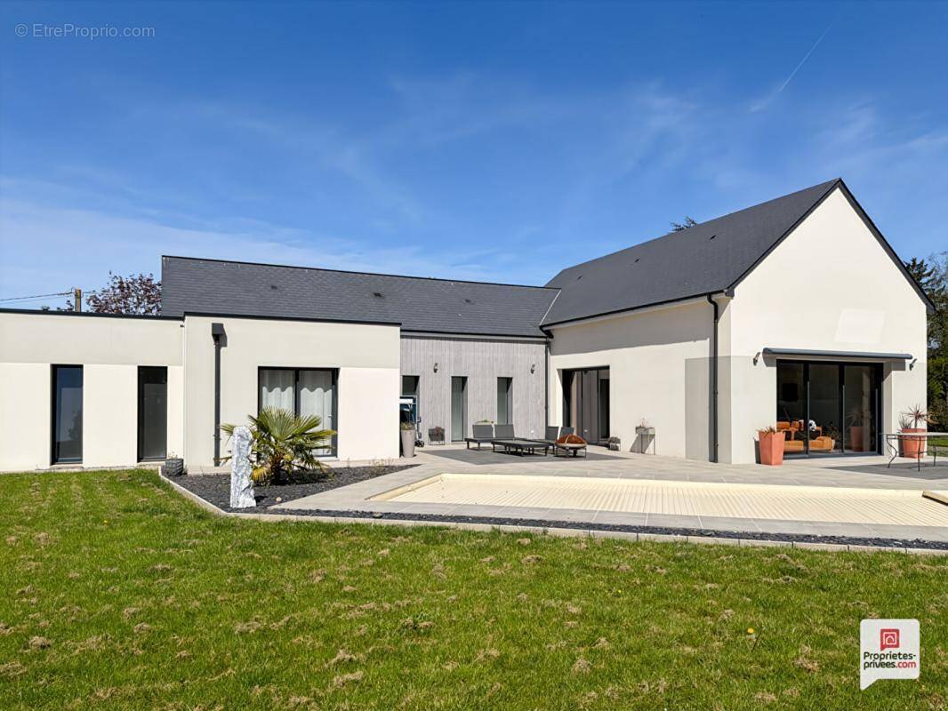 Maison à PRECIGNE