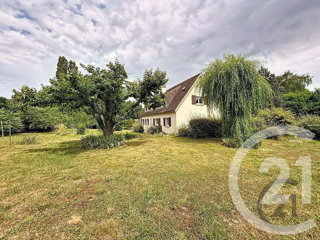 Maison à CHARBUY