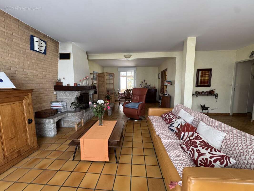 Maison à LA CHAPELLE-LAUNAY