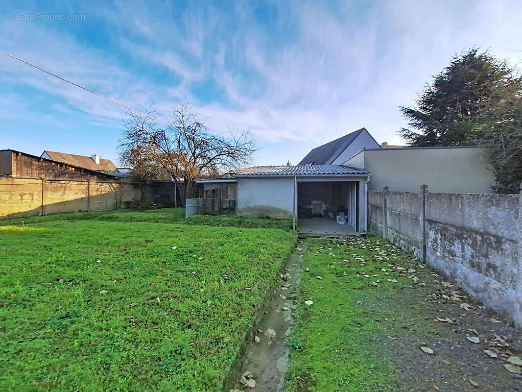 Maison à SAINTE-LUCE-SUR-LOIRE