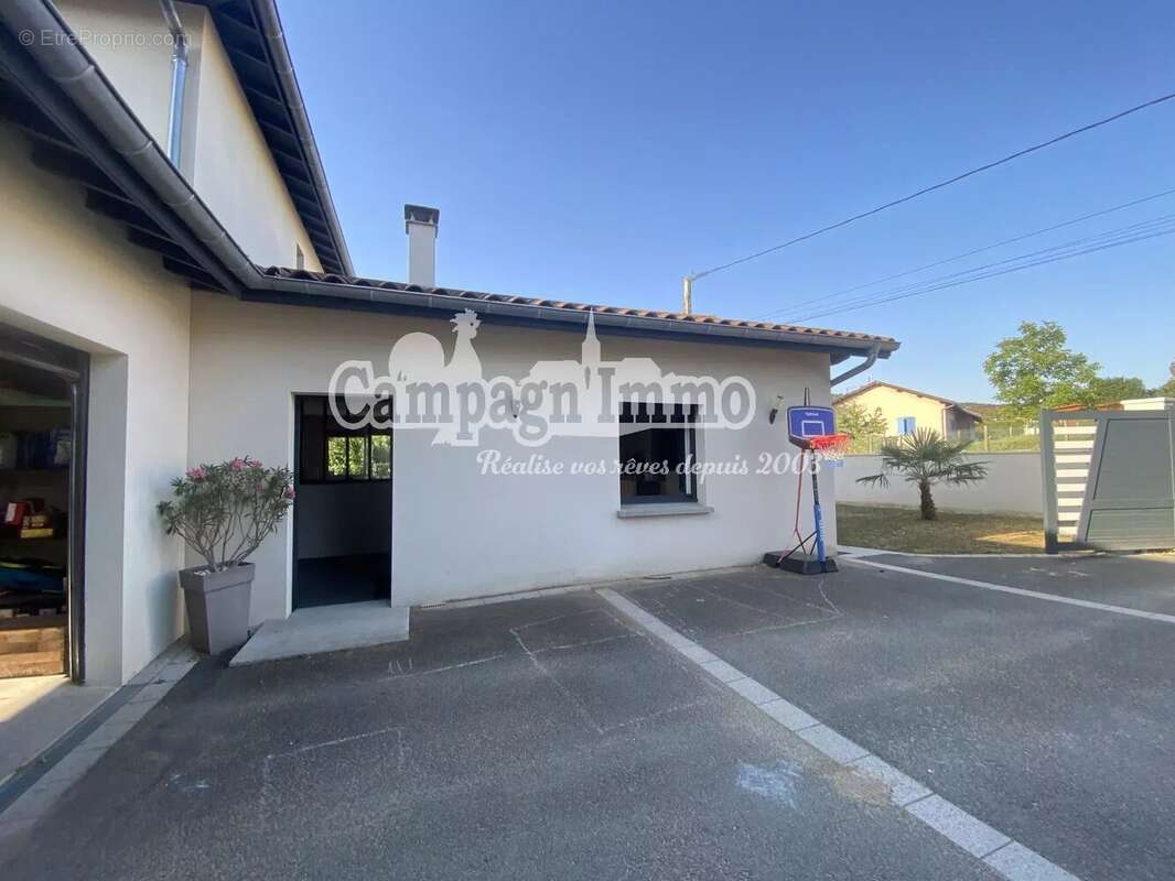 Maison à PONTCHARRA-SUR-TURDINE