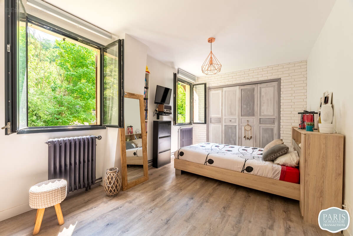 Maison à LE MESNIL-ESNARD