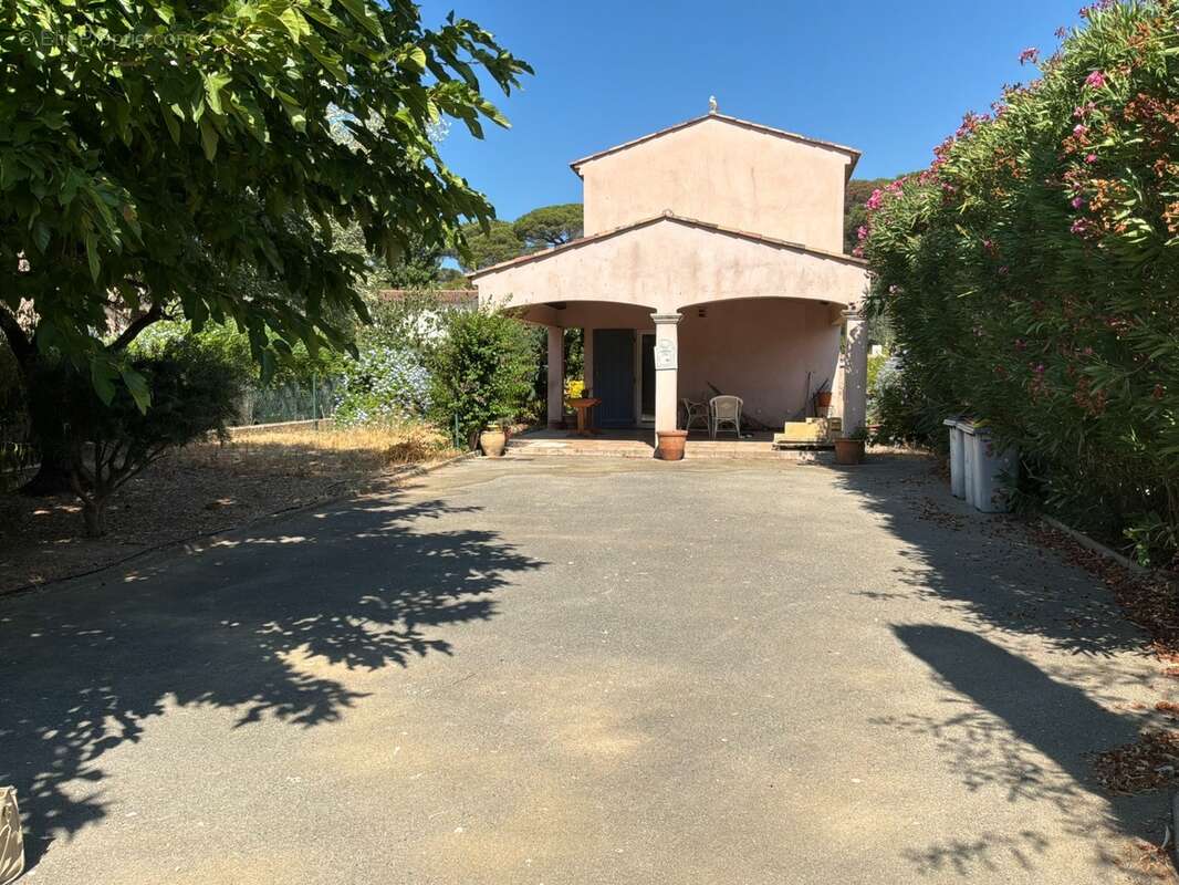 Maison de 100 m² avec jardin et belle terrasse couverte – Proche centre-ville - photo 3