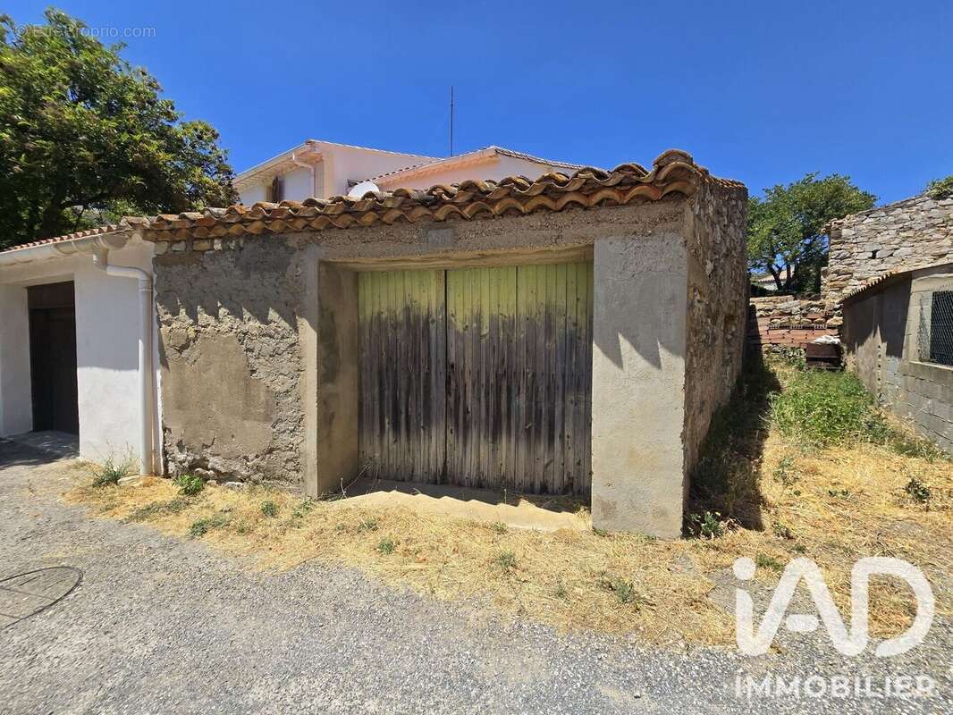 Parking 37 m² à Albas  - photo 8