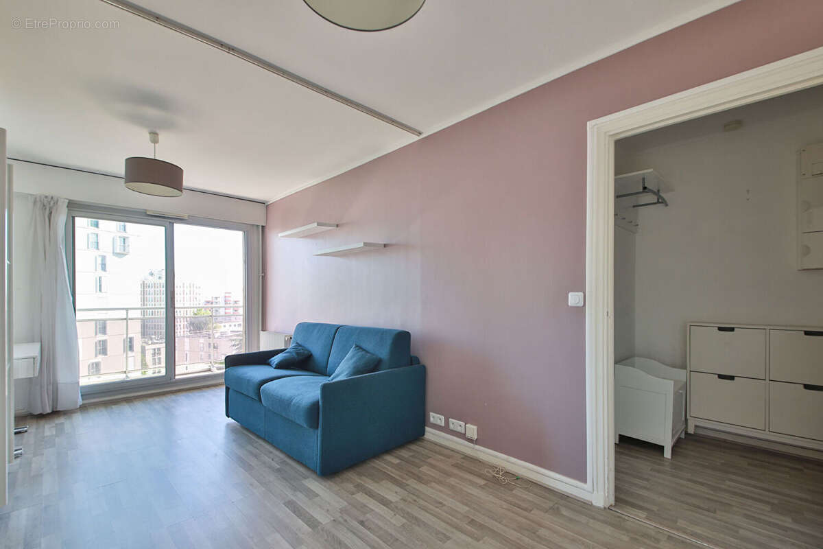 Appartement à PARIS-14E