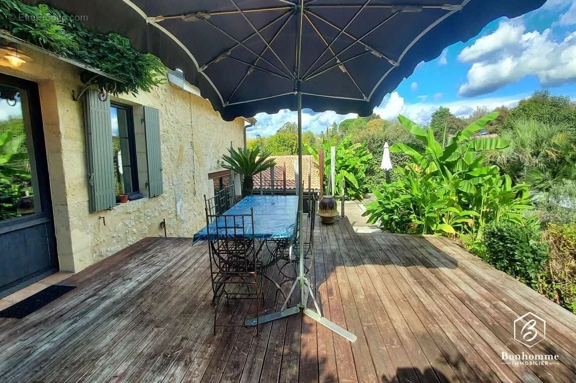 Maison à SAINT-CAPRAIS-DE-BORDEAUX