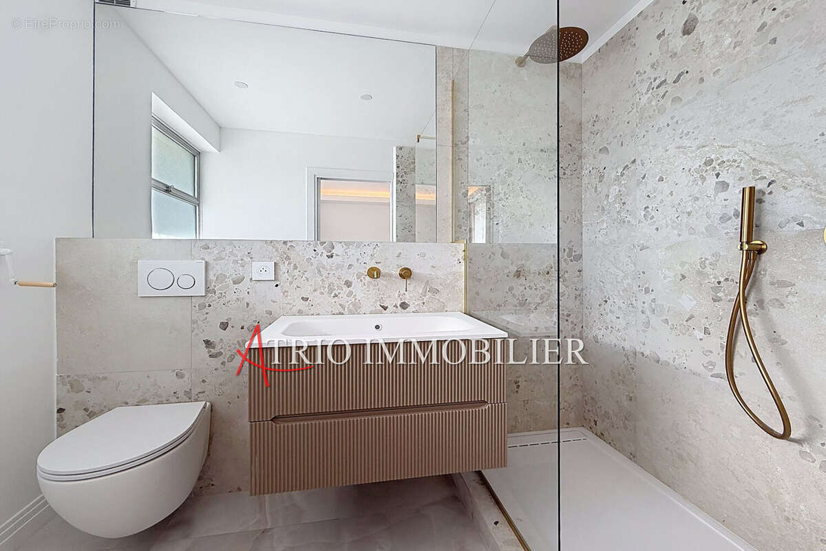 Appartement à VILLENEUVE-LOUBET