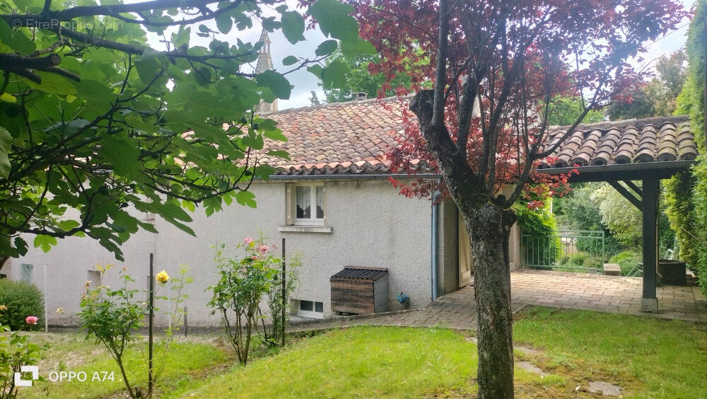 Maison à CAHUZAC-SUR-VERE