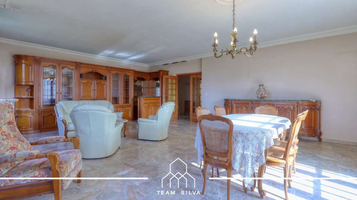 Maison à CHARLY