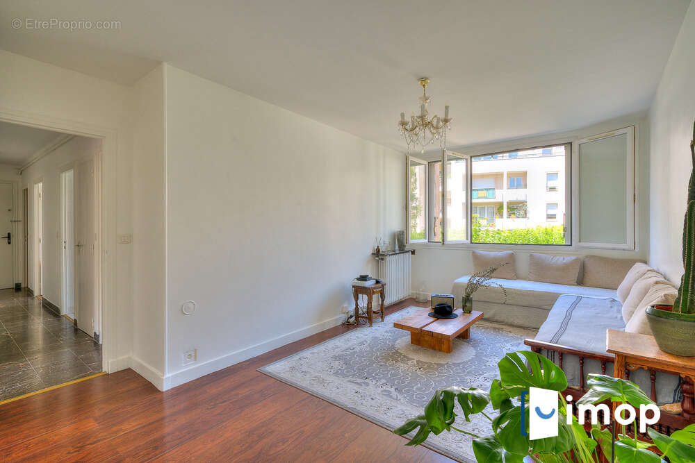 Appartement à ISSY-LES-MOULINEAUX
