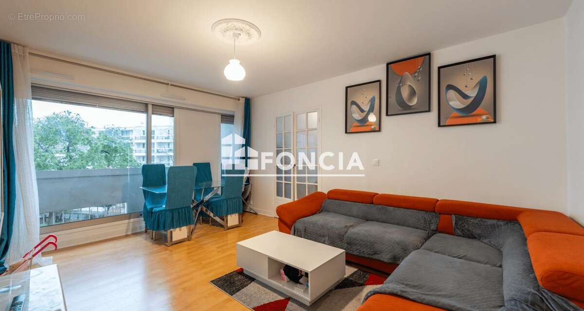 Appartement à PARIS-20E