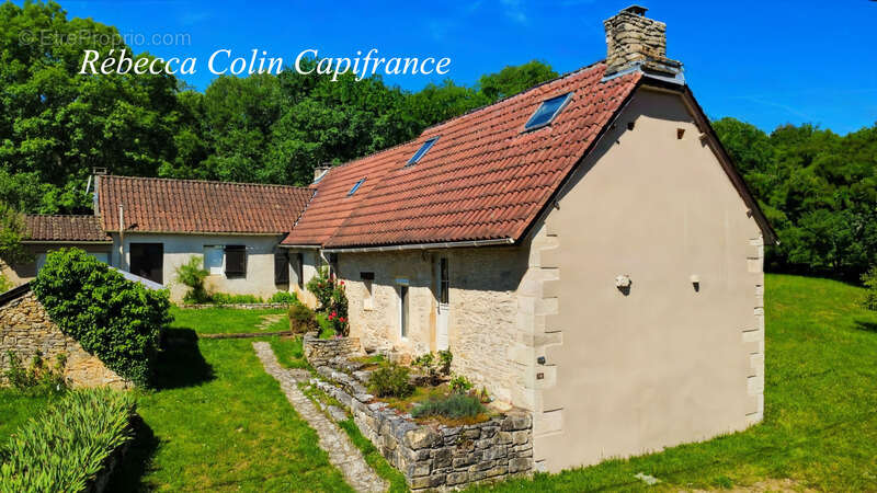 Authentique longère en pierre en Périgord Noir sur un terrain de 2849 m² - photo 2