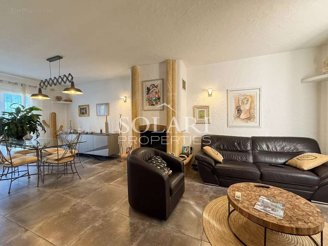 Maison à MANDELIEU-LA-NAPOULE