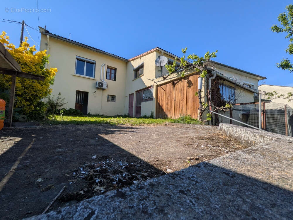 Maison à FROUZINS