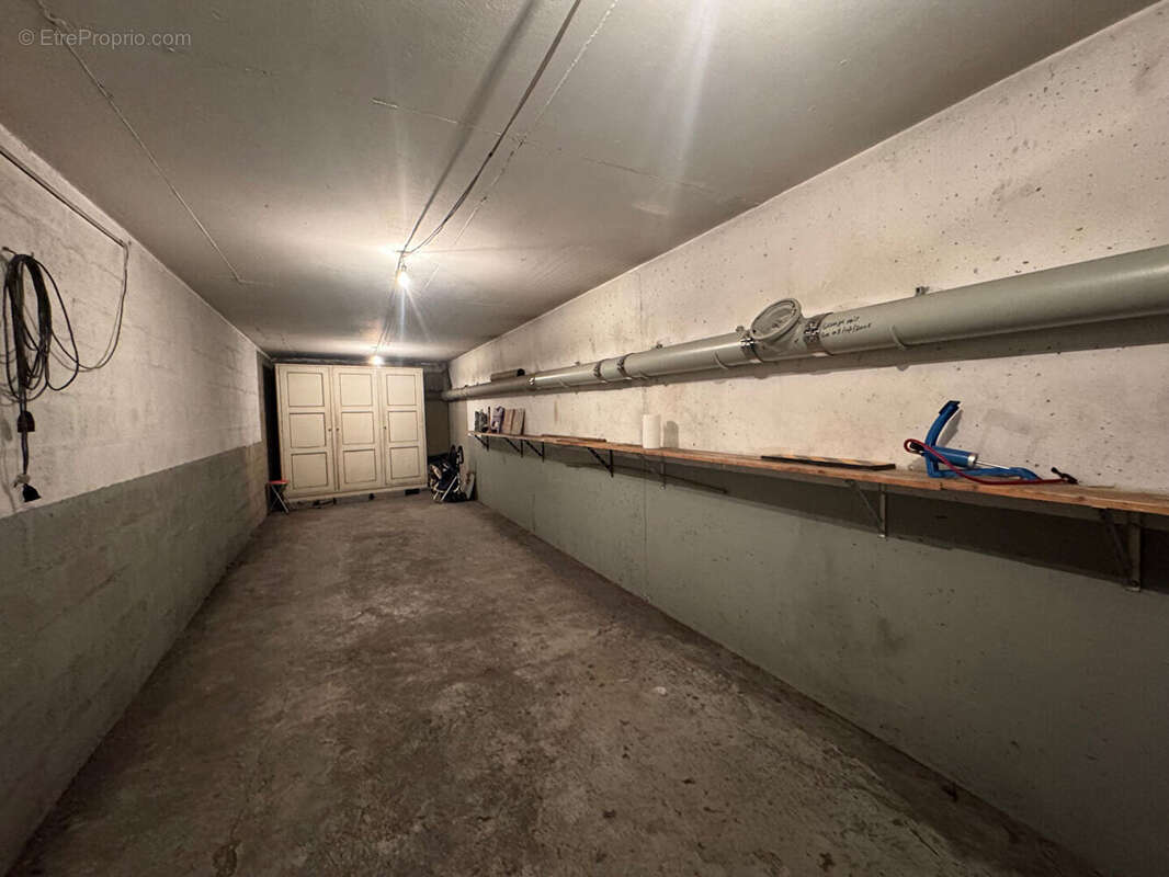 Parking à PARIS-12E