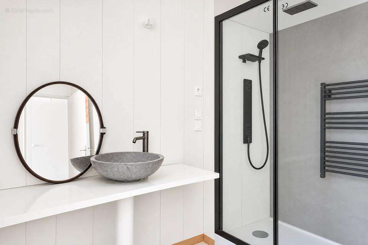 Maison spacieuse 8 pièces rénovée à Montbazens - photo 10