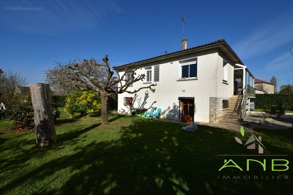 Maison à LA ROCHEFOUCAULD