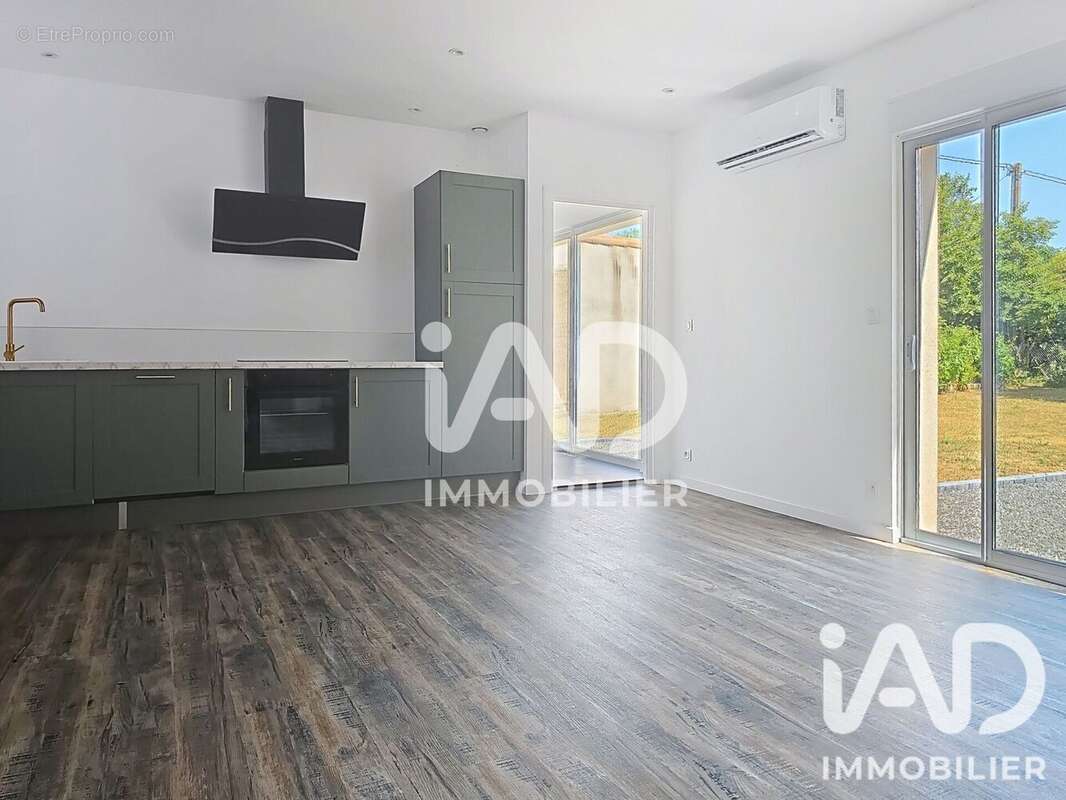 Maison 130 m² à Usson-Du-Poitou  - photo 4