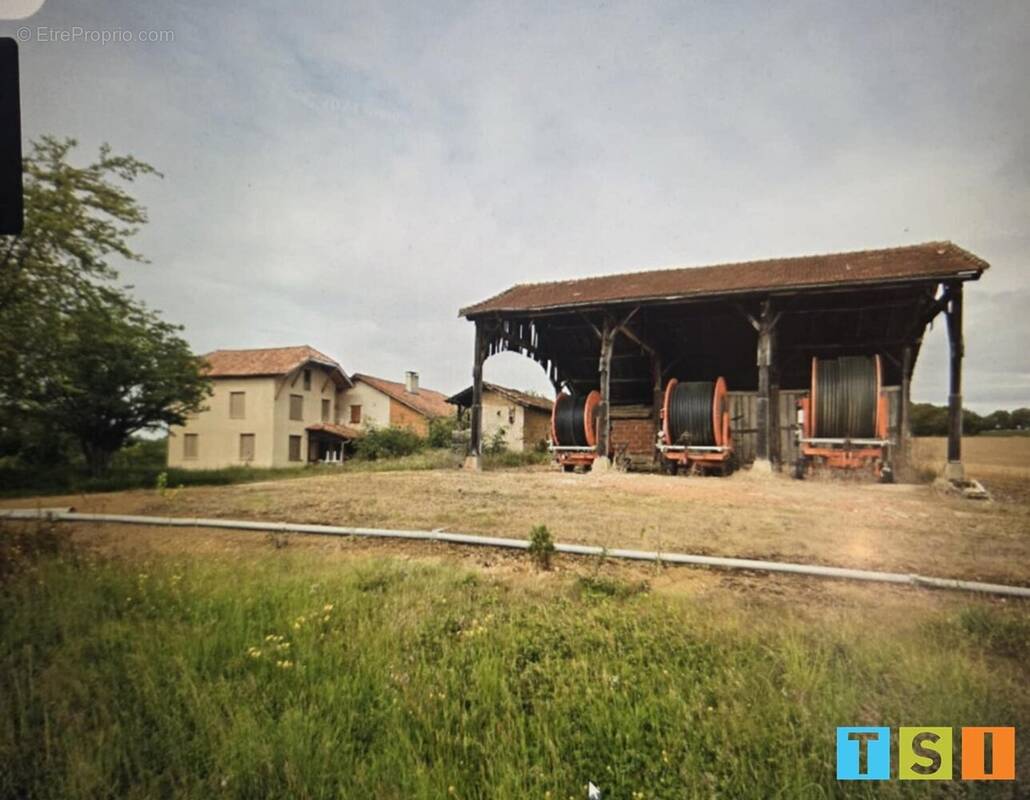 Ancienne ferme composée de deux maisons, 170 m² + nombreuses dépendances sur 3950 m² - photo 20
