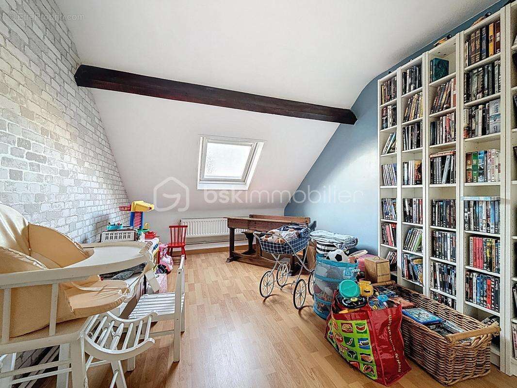 Maison familiale 11 pièces – Terrasse & jardin Ouest – 7 chambres + bureau – Garage - photo 23