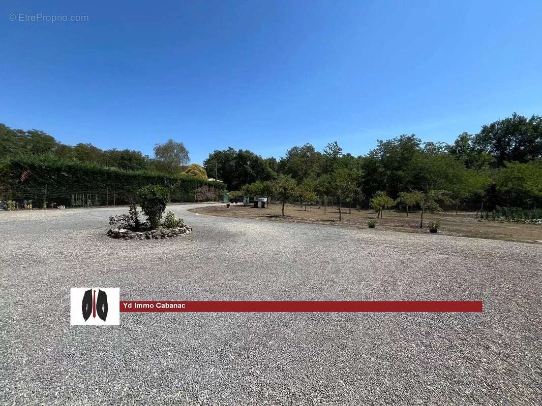Maison trois chambres +un bureau avec beau terrain - photo 12
