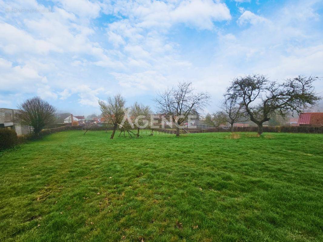 Terrain à ACQUIN-WESTBECOURT