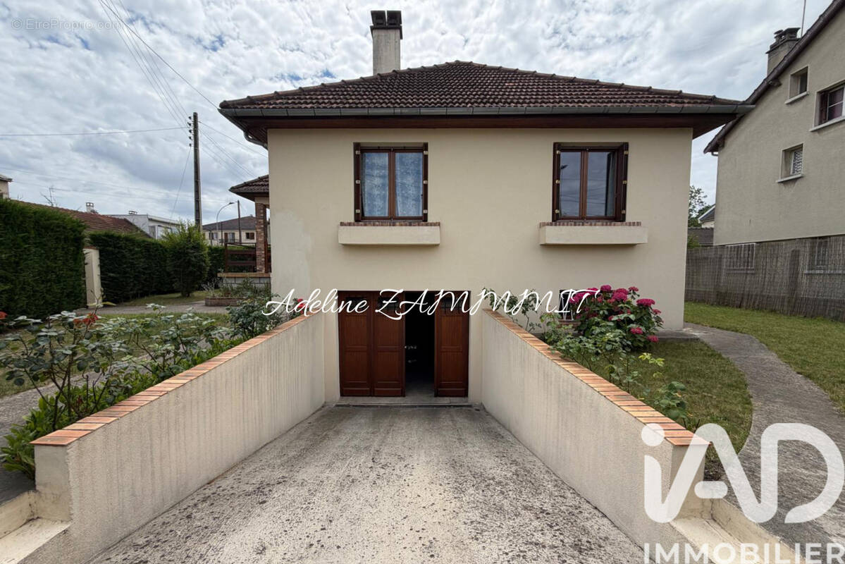 Photo 1 - Maison à LE BLANC-MESNIL