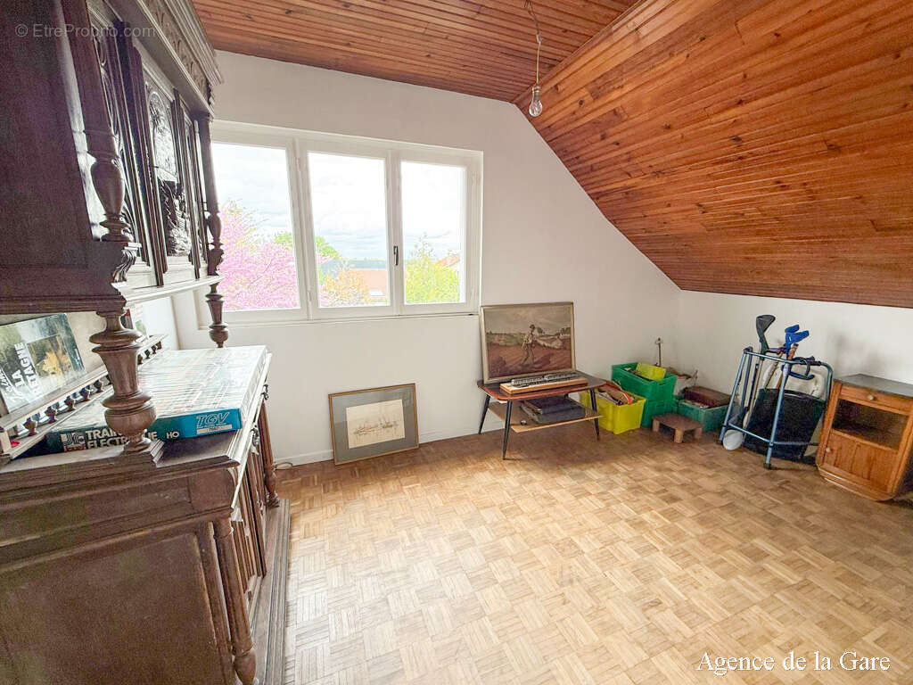 Maison à SARTROUVILLE