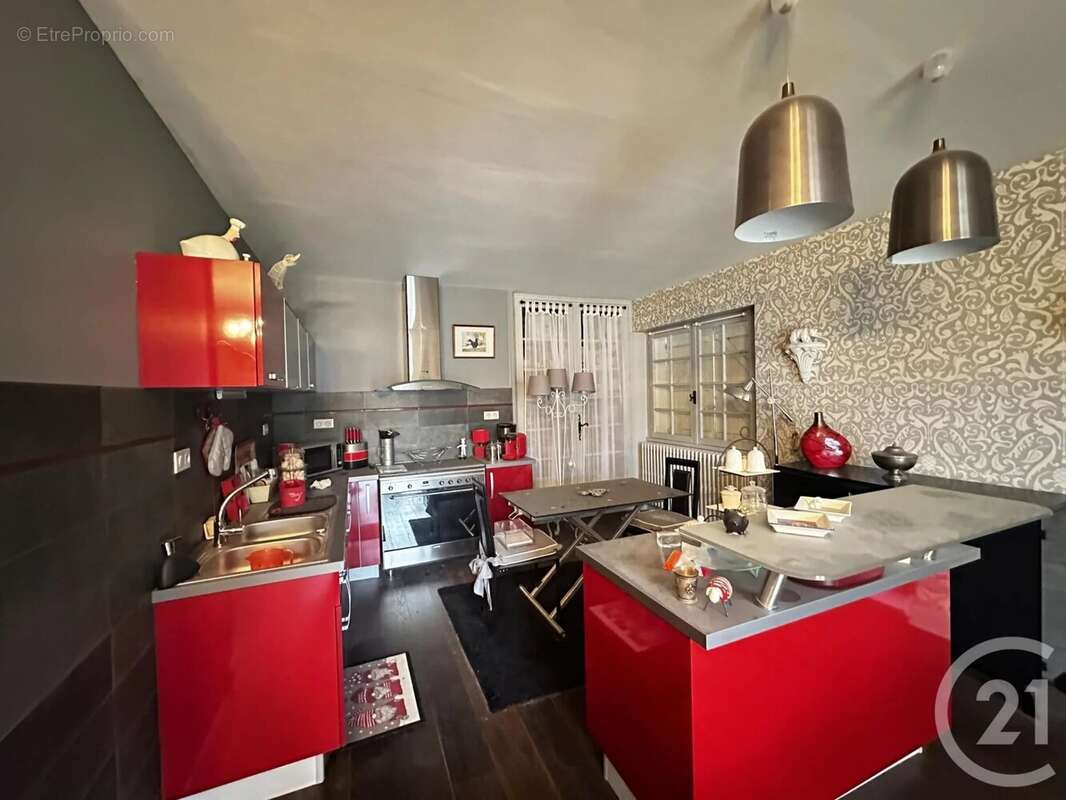 Maison à CHEF-BOUTONNE