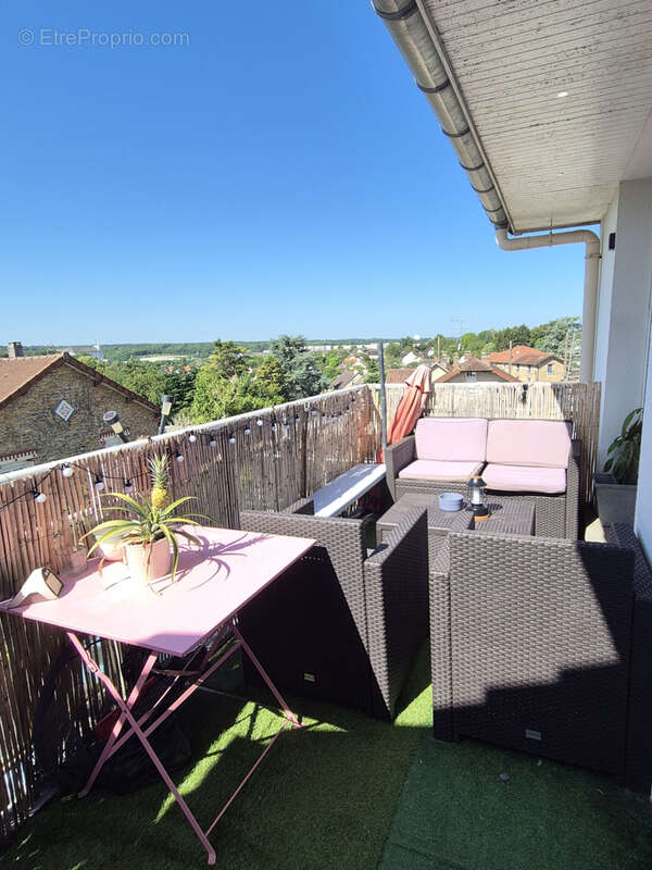 Appartement à VAUX-LE-PENIL