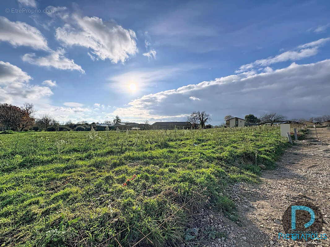 Terrain à CHAVEYRIAT