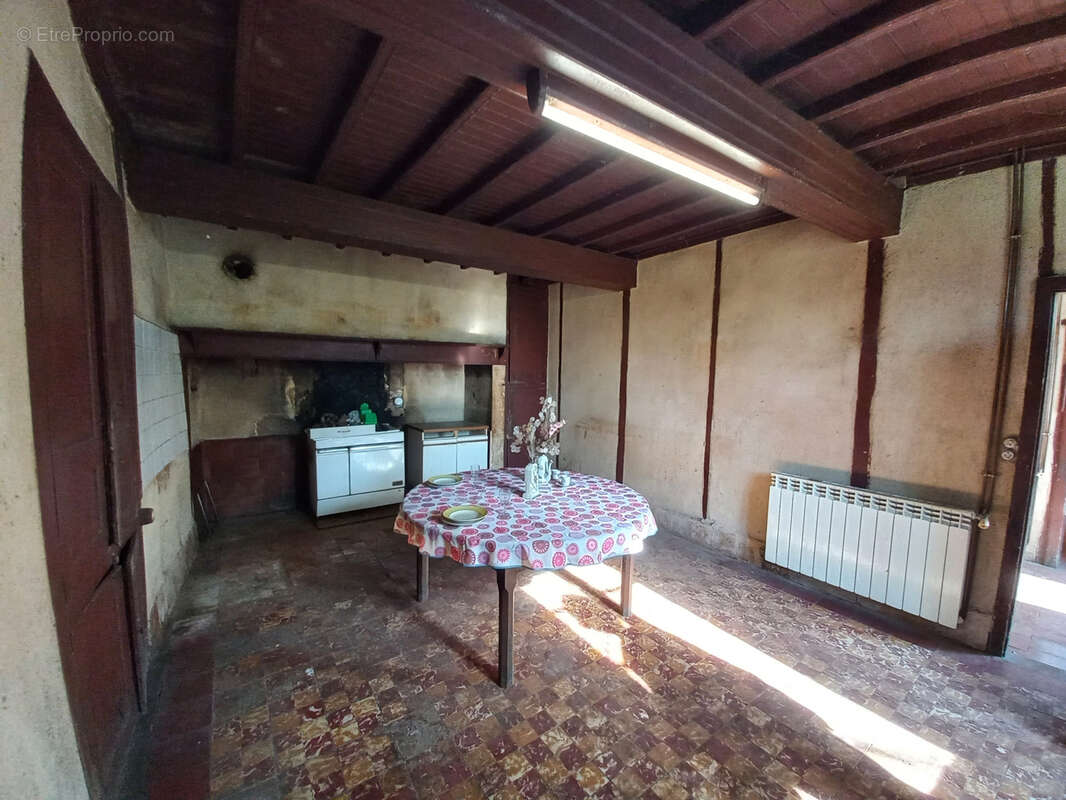 Maison à MONTESQUIOU