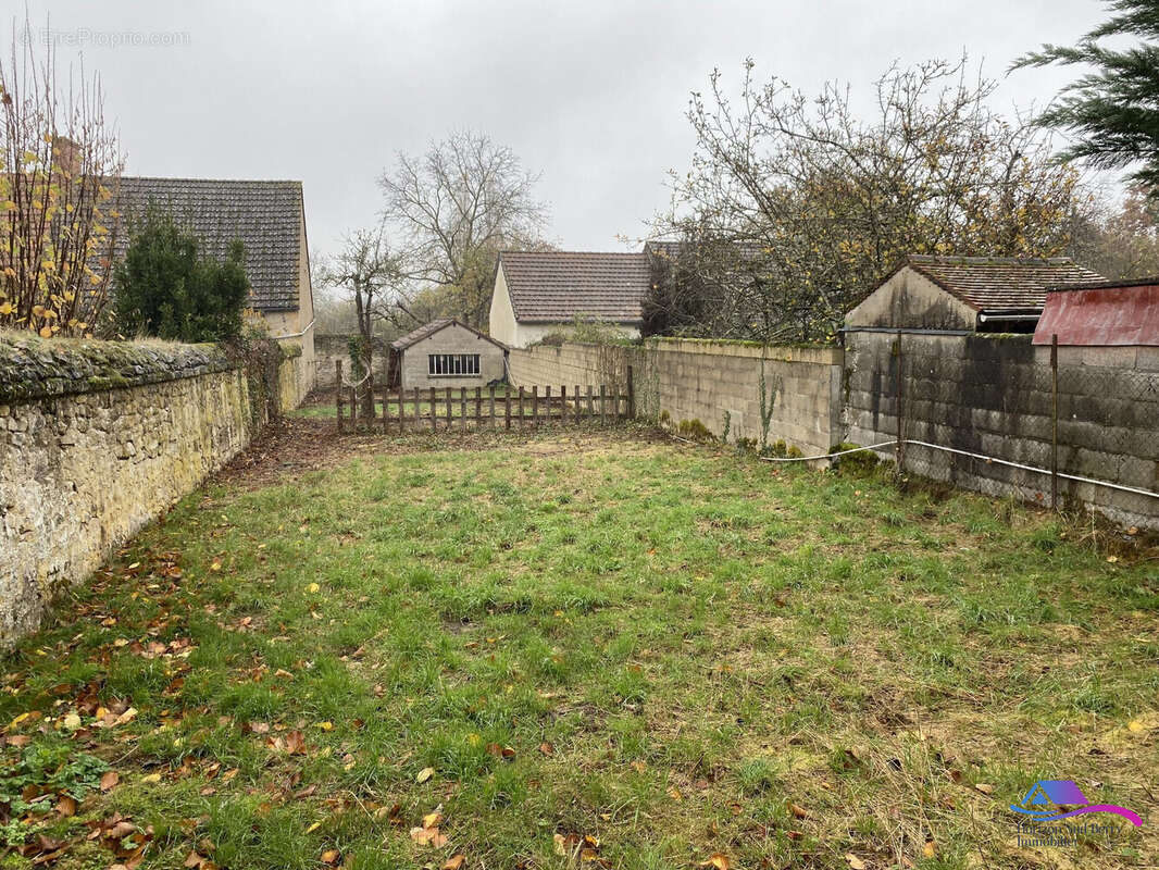Jardin - Maison à LE CHATELET