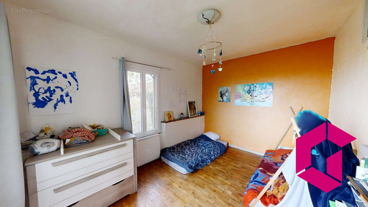 Maison à SAINT-JEAN-DES-OLLIERES