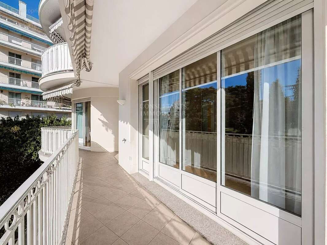 Appartement à LE CANNET