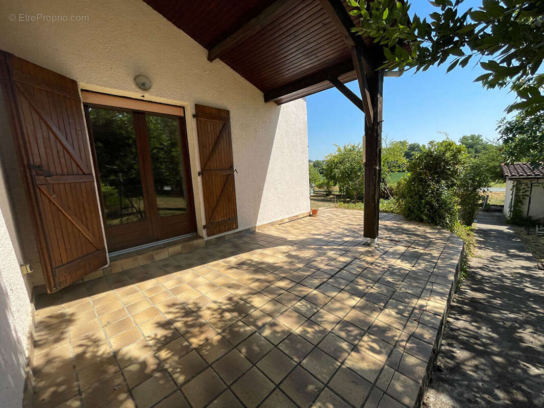 Maison de plain-pied + jardin à Dausse - photo 5