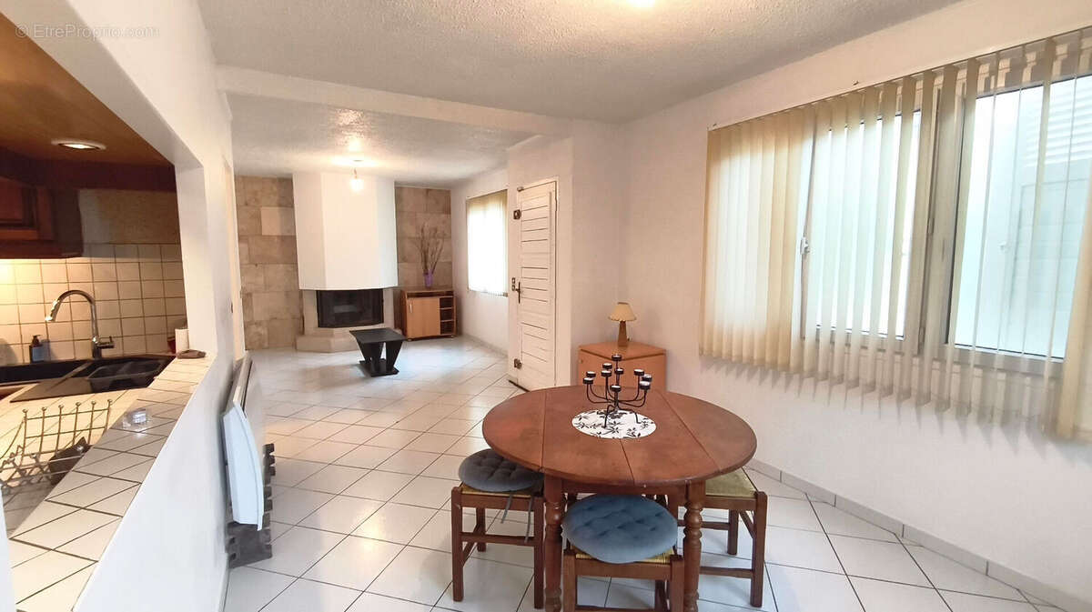 Maison à VIGNEUX-SUR-SEINE