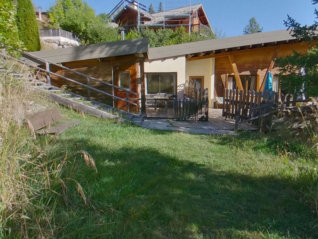 Appartement à LES THUILES