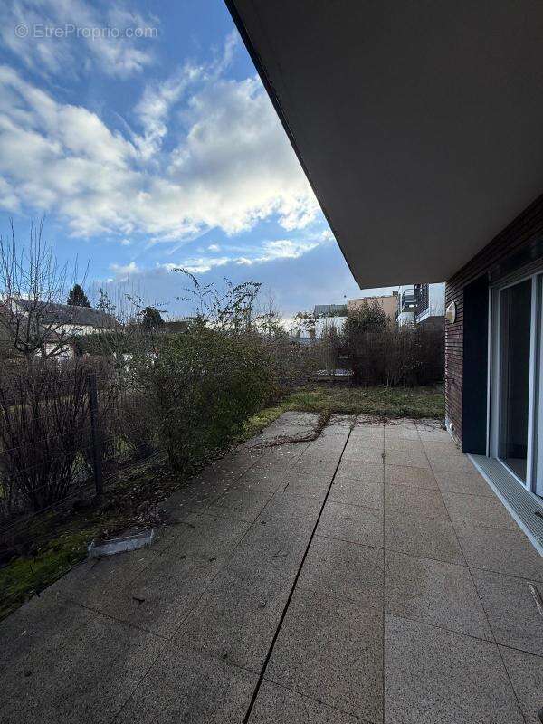 Beau trois pieces - immeuble recent - eaubonne - photo 4