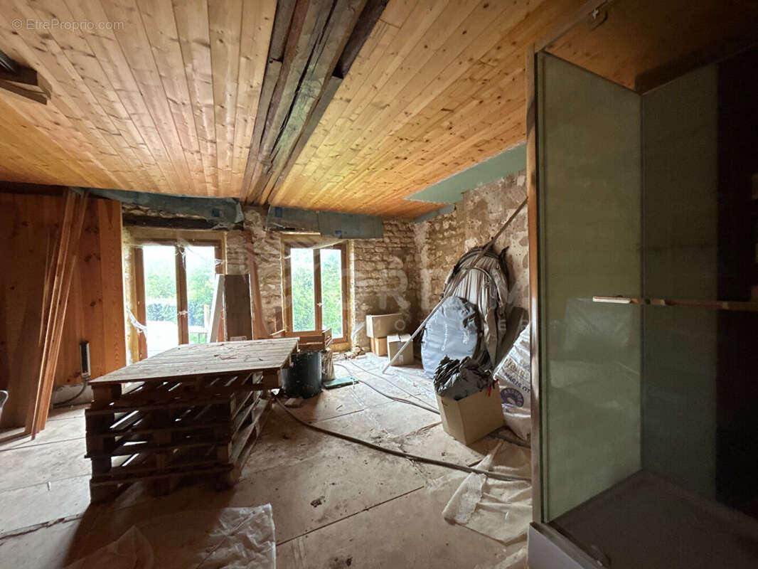 Maison à POURRAIN