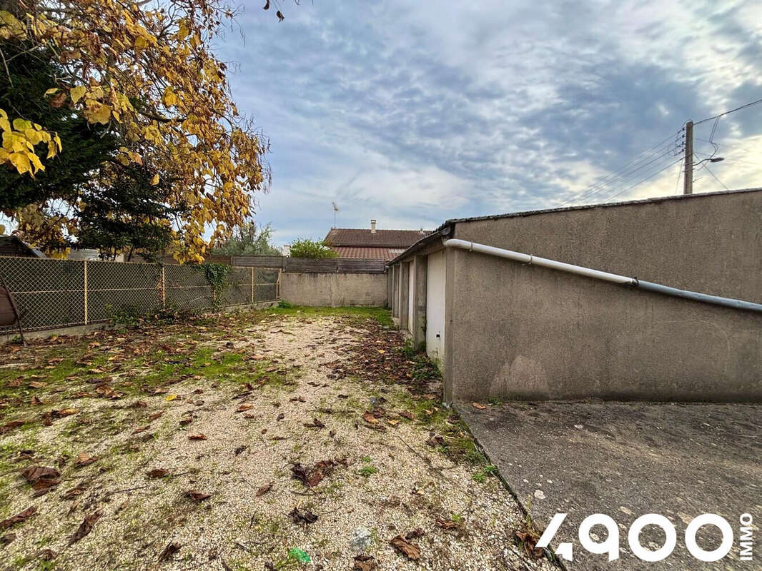 Terrain à MONTGERON