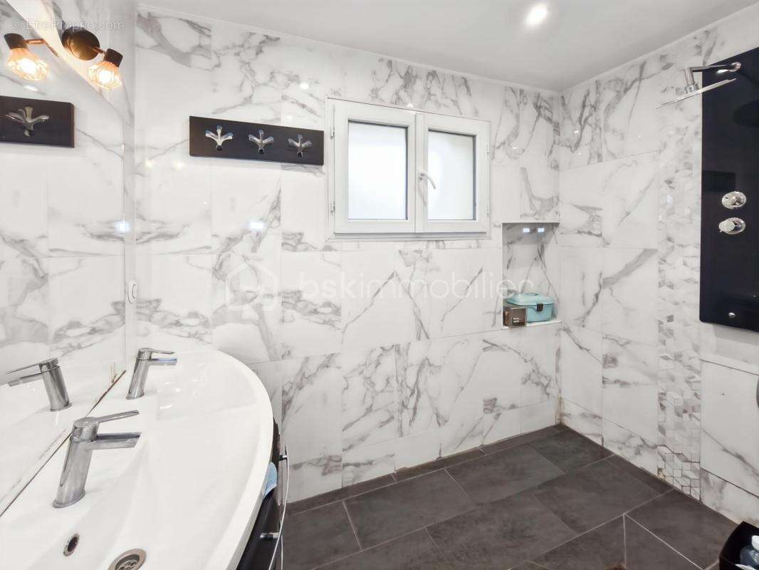 Maison à GOUSSAINVILLE