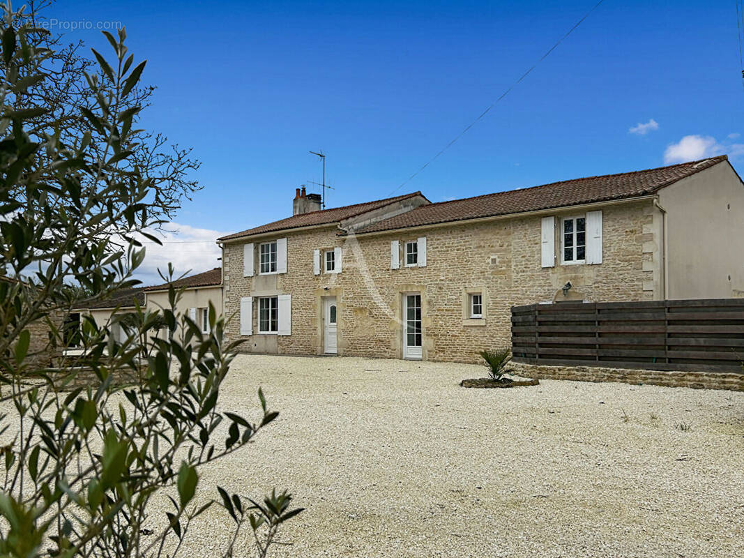 Maison à CHAILLE-LES-MARAIS