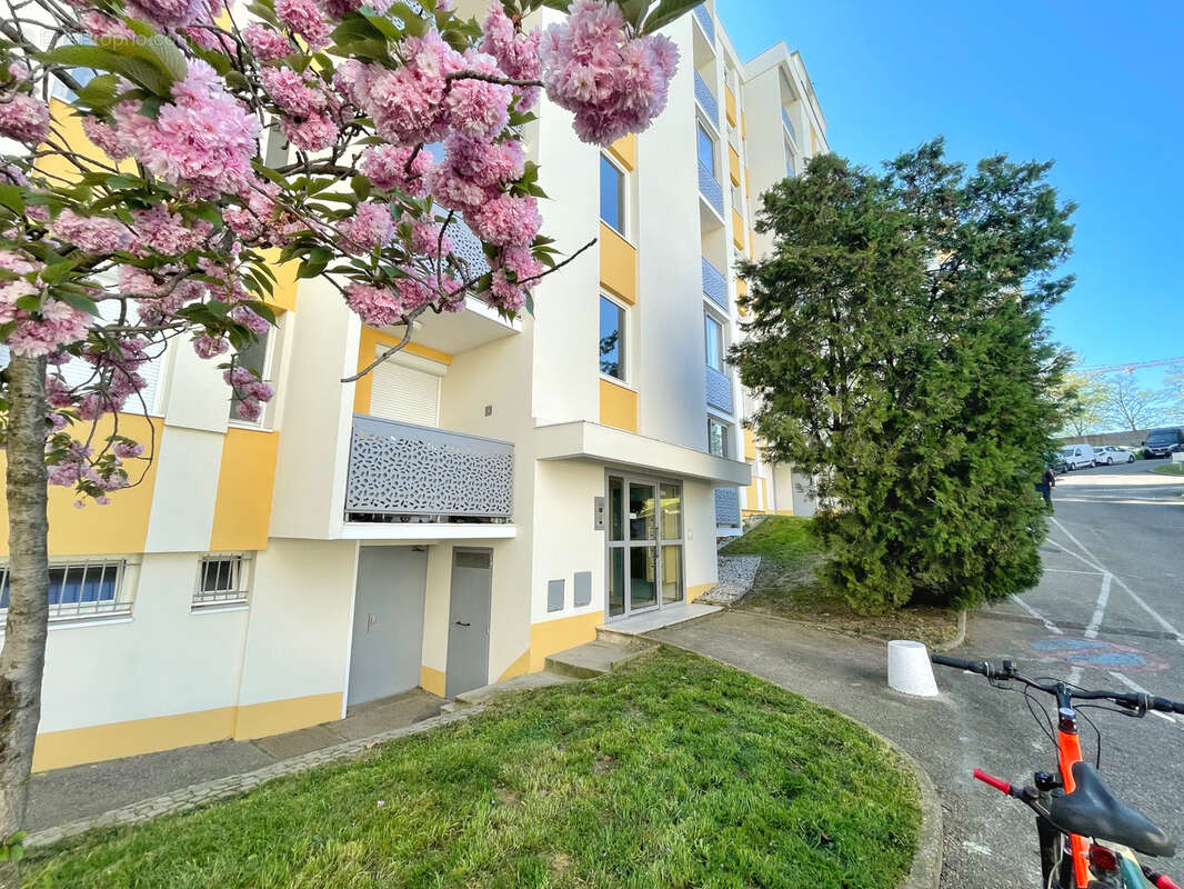 Appartement à BRON
