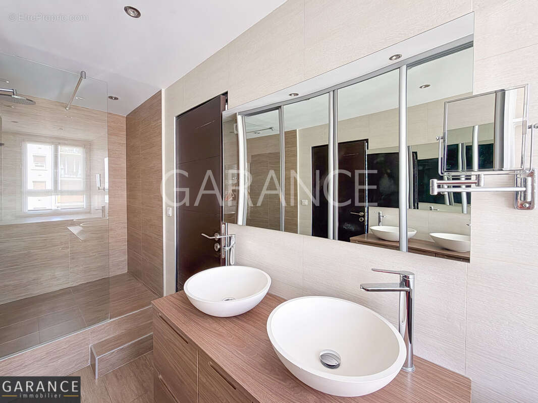 Appartement à PARIS-12E